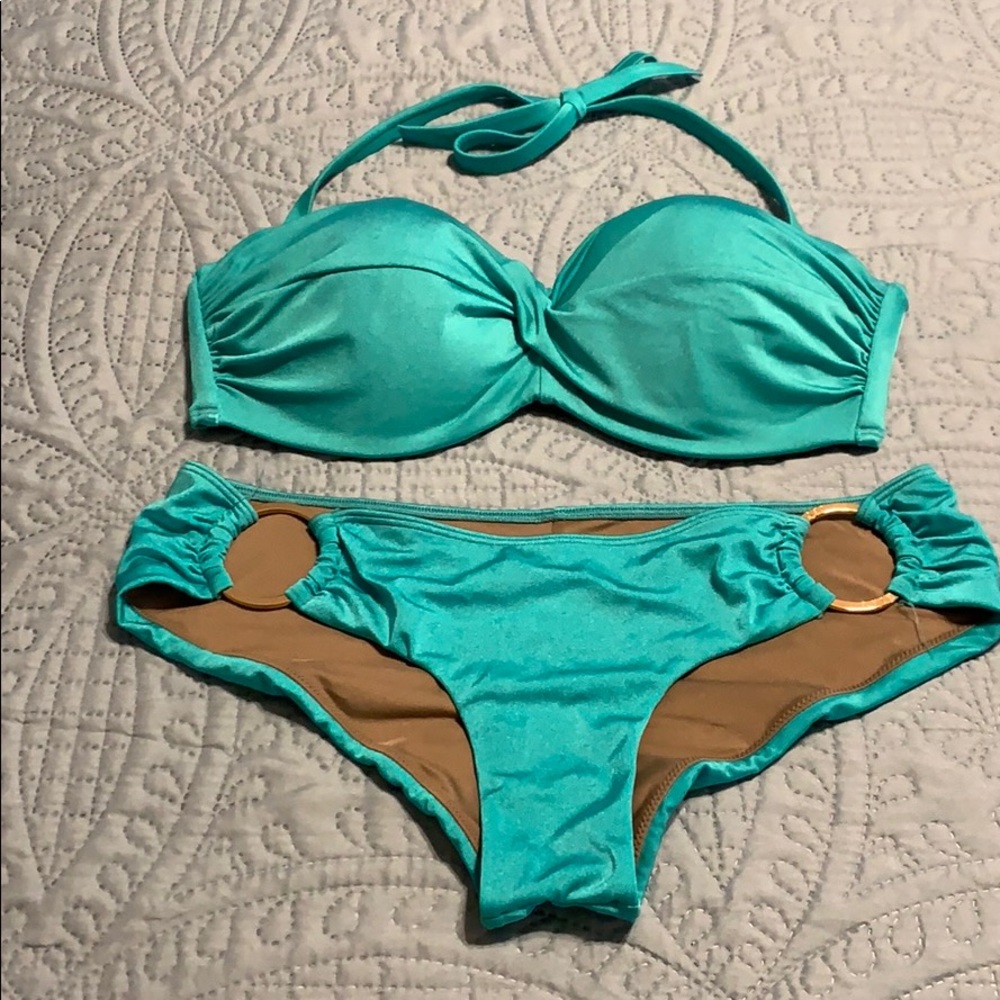 Victoria’s Secret bikini